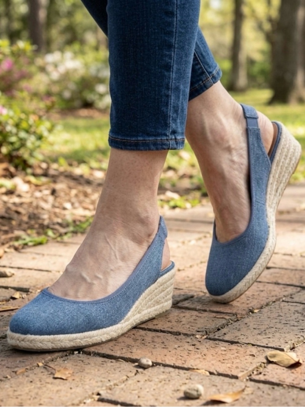 LIFESTRIDE Kayden Espadrille Wedge, Women’s 11, Blue